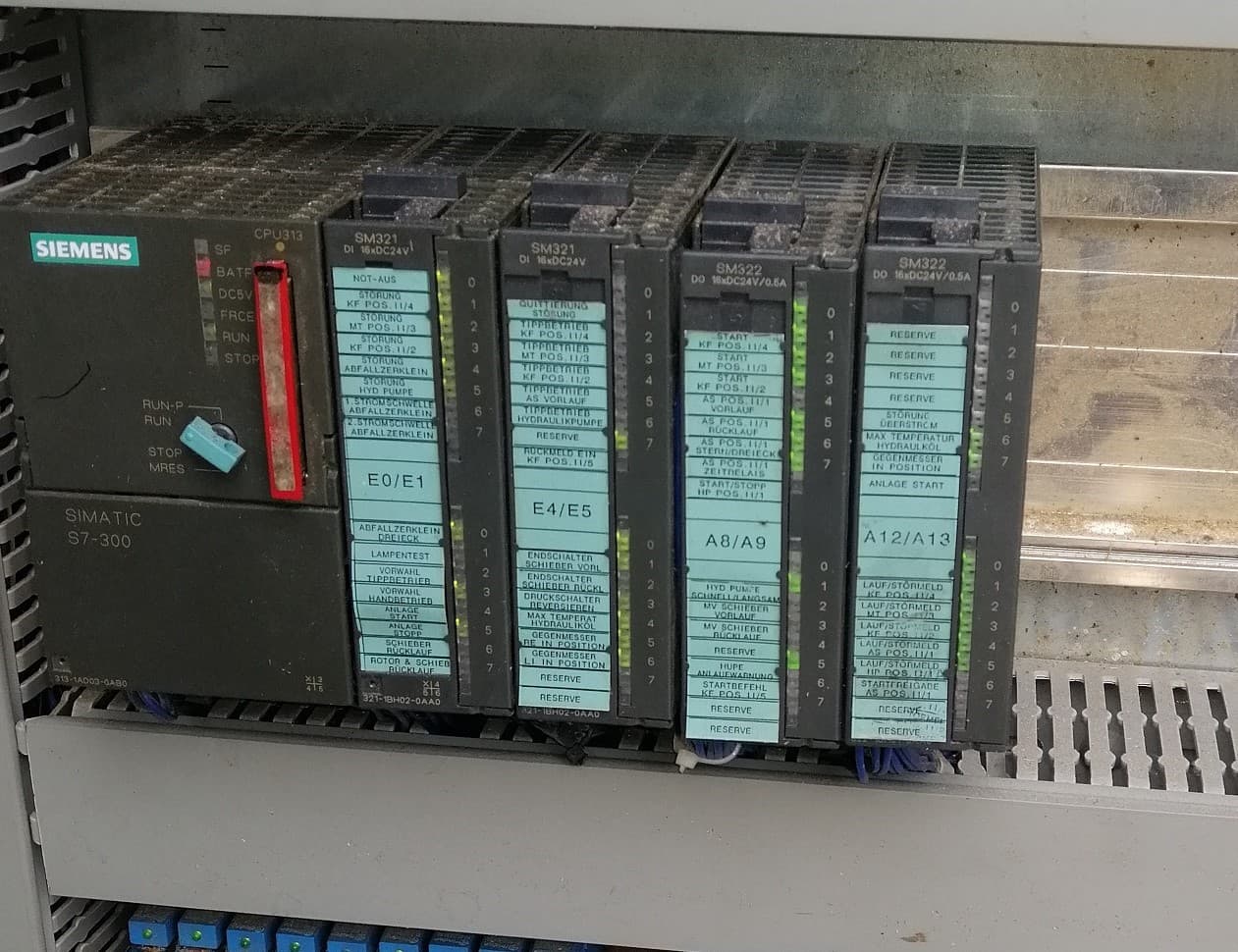 Siemens S7-300 PLC a vizsgált vezérlőszekrényben
